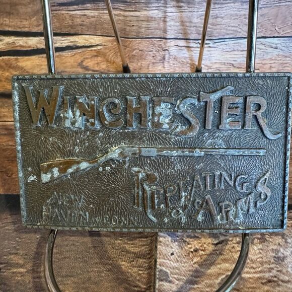 Winchester Repeating Arms Gun Rifle Western 80s Vintage Belt Buckle Patina Conn. - Picture 1 of 6